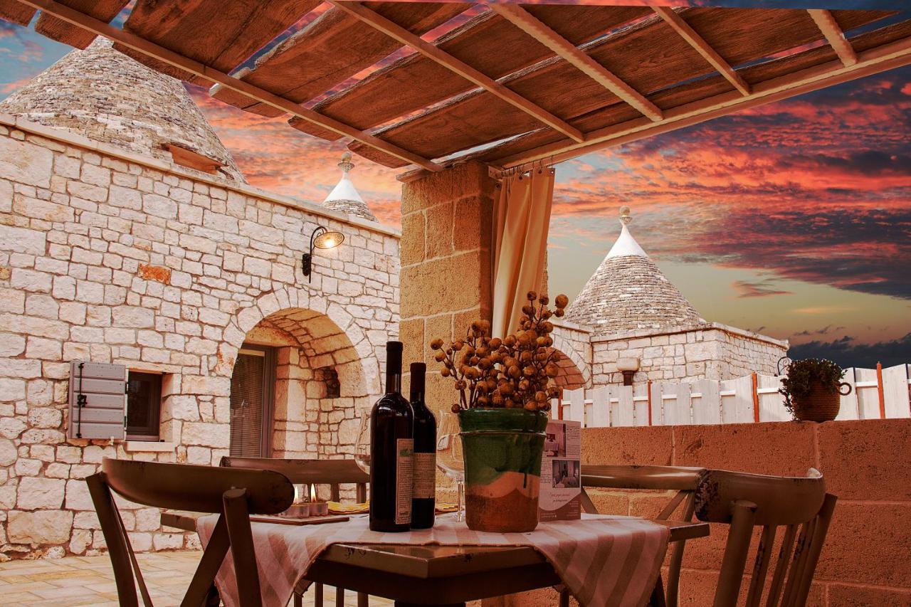 ロコロトンド Navolte Trulli E Quiete Con Piscinaヴィラ エクステリア 写真