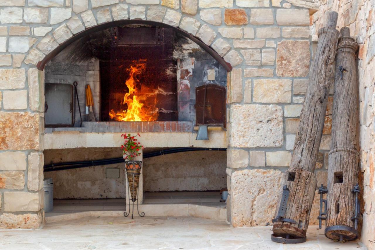 ロコロトンド Navolte Trulli E Quiete Con Piscinaヴィラ エクステリア 写真