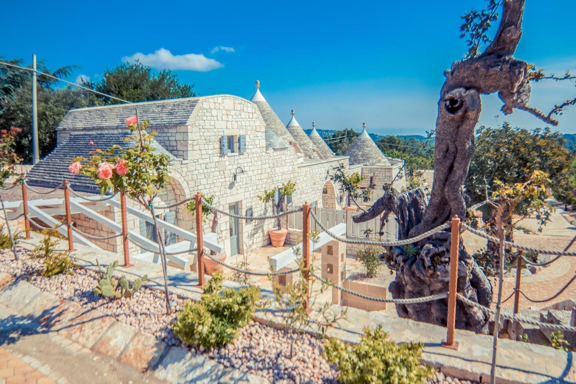 ロコロトンド Navolte Trulli E Quiete Con Piscinaヴィラ エクステリア 写真