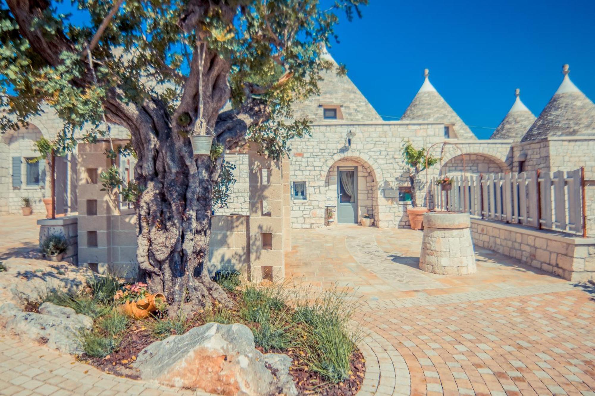 ロコロトンド Navolte Trulli E Quiete Con Piscinaヴィラ エクステリア 写真