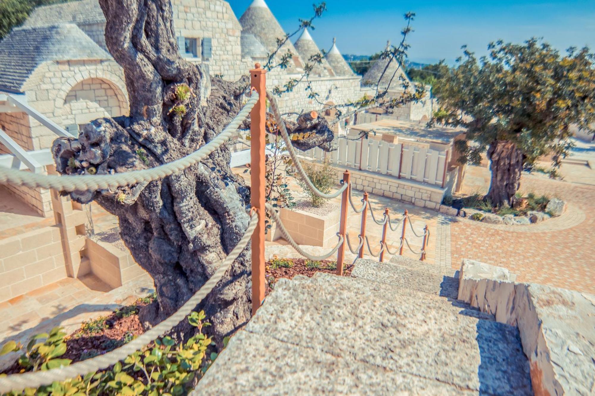 ロコロトンド Navolte Trulli E Quiete Con Piscinaヴィラ エクステリア 写真