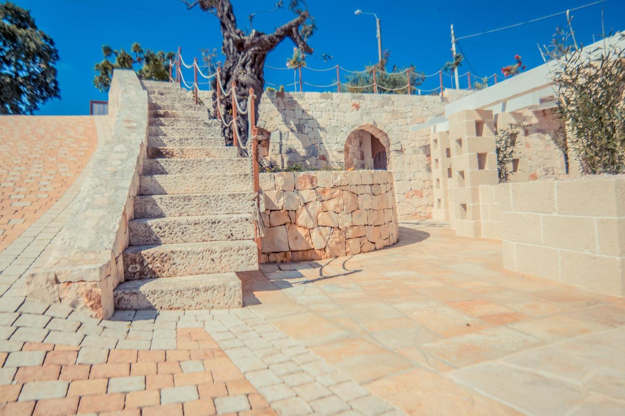 ロコロトンド Navolte Trulli E Quiete Con Piscinaヴィラ エクステリア 写真