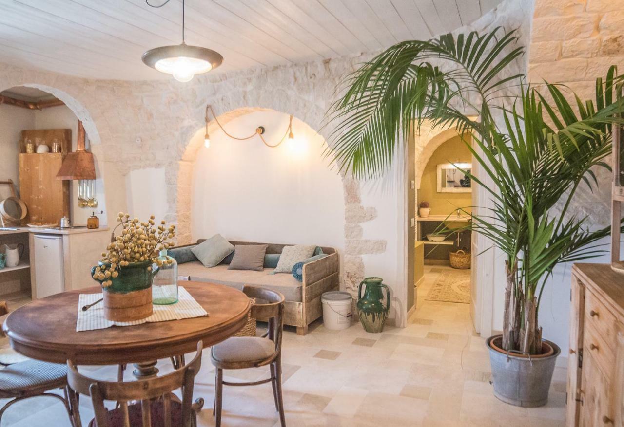 ロコロトンド Navolte Trulli E Quiete Con Piscinaヴィラ エクステリア 写真